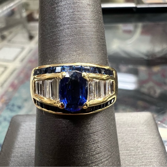 18k Yellow Gold Diamond & Sapphire Ring - Picture 1 of 10